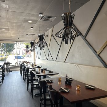 Neta Sushi - Interior - Sushi Bars Near Me - Park Ridge, Illinois