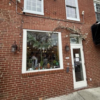 Café Dear Leon - Cafe Dear Leon Exterior - Cafes Near Me - Baltimore, Maryland Café Dear Leon - Cafe Dear Leon Exterior - Cafes Near Me - Baltimore, Maryland