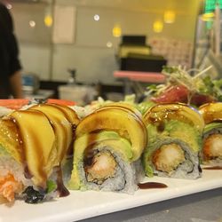 Kassai Sushi - Mango roll