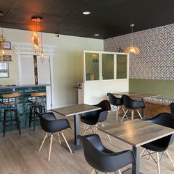 Mua Asian Cuisine - Seating area