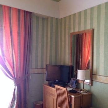 Albergo Diana - Desk/ tv - Hotels Near Me - Rome, RM