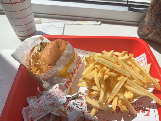 In-N-Out Burger by null