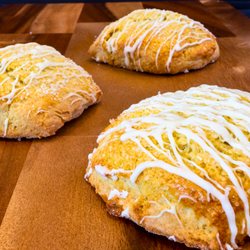 Flying Star Café - Light & Lemony Scone