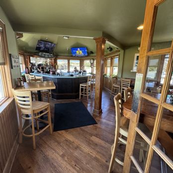 Mulligan's Grille in Historic Cottage Row - Small bar downstairs - Seafood Near Me - Nags Head, North Carolina
