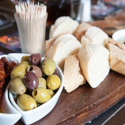 The Lion Inn - Olives sun dried tomatoes crusty bread and oil and balsamic sharer