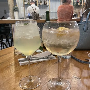 Oh My Darling - Limoncello spritz and sunshine white sangria - Breakfast & Brunch Near Me - Syracuse, New York