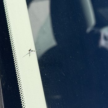 Easirent Rent a Car - Cracked window - Car Rental Near Me - Las Vegas, Nevada Easirent Rent a Car - Cracked window - Car Rental Near Me - Las Vegas, Nevada