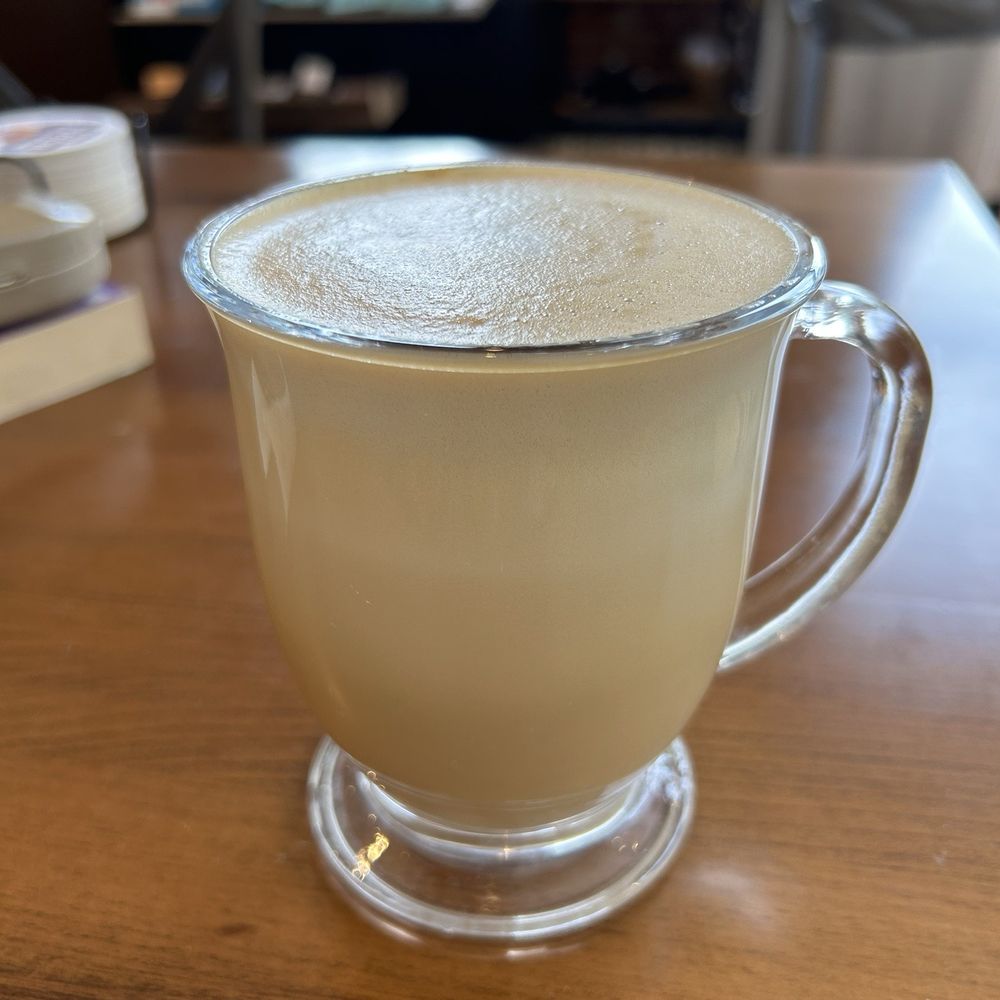 A decaf latte with oat milk... A decaf latte with oat milk...