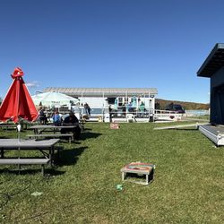 Kate's Food Truck - Food truck, cornhole, karaoke stage