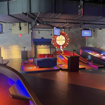 Puttshack - Nashville - Mini Golf Near Me - Nashville, Tennessee