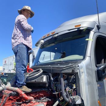 Do Thuc Auto Glass - Hino replacement - Auto Glass Services Near Me - San Jose, California Do Thuc Auto Glass - Hino replacement - Auto Glass Services Near Me - San Jose, California