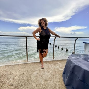 Sand Bar & Grill - Enjoying lunch with a view - Bars Near Me - Clearwater, Florida Sand Bar & Grill - Enjoying lunch with a view - Bars Near Me - Clearwater, Florida