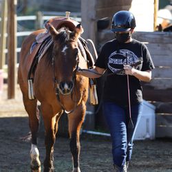 Winward Natural Equine Center - Riding lessons with Jenna