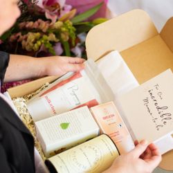 Milk and Love - Bestselling Baby Shower Gift Box for pregnancy.