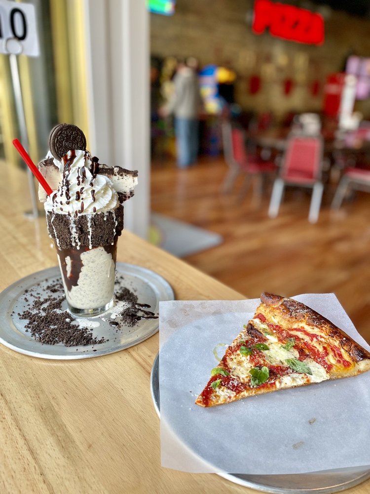 Food from Fat Daddy’s Pizzeria