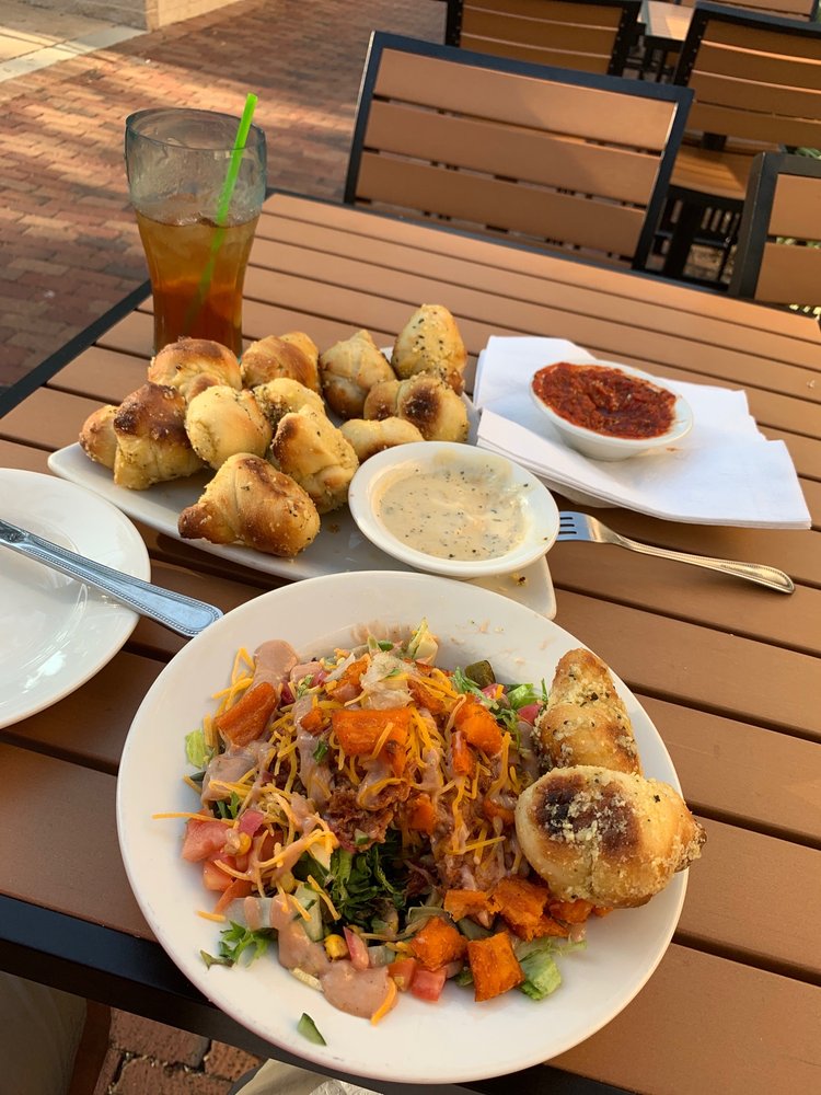 PIZZA GALLERY & GRILL 268 Photos & 314 Reviews 2250 Town Center Ave