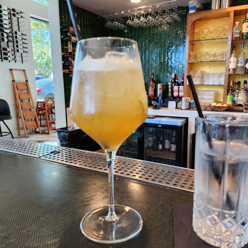 The Folded Spritz, a nice cocktail that was made with Sake. The Folded Spritz, a nice cocktail that was made with Sake.