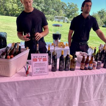 868 Estate Vineyards - Cute bar tenders - Wineries Near Me - Hillsboro, Virginia 868 Estate Vineyards - Cute bar tenders - Wineries Near Me - Hillsboro, Virginia