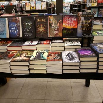 Books A Million - Bookstores Near Me - Perrysburg, Ohio