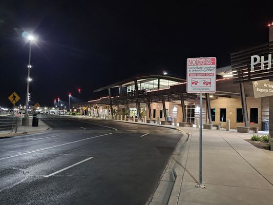 Mesa Gateway Airport by null