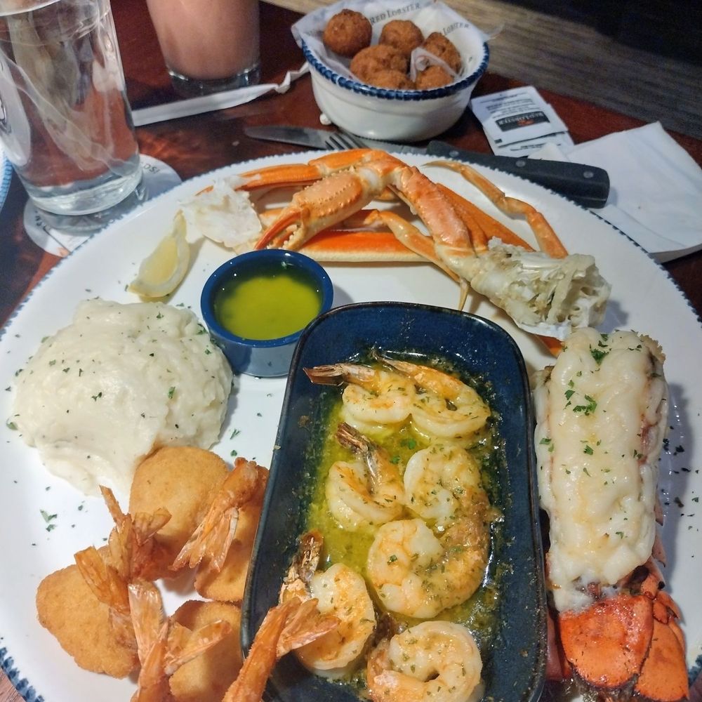 Red Lobster - Ultimate Feast - Seafood Near Me - Coeur D'Alene, Idaho Red Lobster - Ultimate Feast - Seafood Near Me - Coeur D'Alene, Idaho