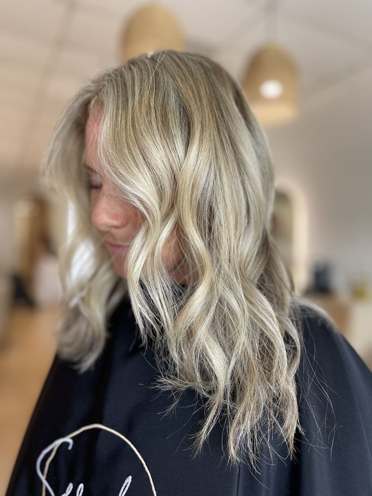 Serafyn Salon Image