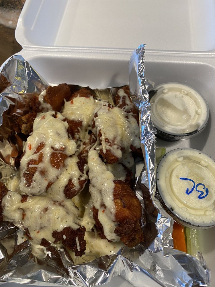 EDGE OF TOWN PIZZA PUB 2631 Hwy 150 S, Evanston, Wyoming Pizza