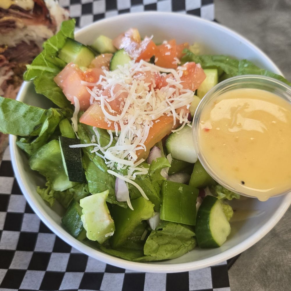 Donna's Eatery - House salad - Sandwiches Near Me - Edmonton, Alberta Donna's Eatery - House salad - Sandwiches Near Me - Edmonton, Alberta