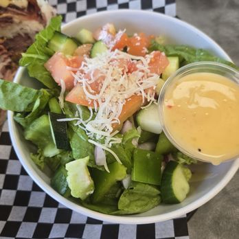 Donna's Eatery - House salad - Sandwiches Near Me - Edmonton, Alberta Donna's Eatery - House salad - Sandwiches Near Me - Edmonton, Alberta