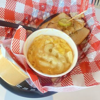Hattie B's - Kids meal with Pimento Mac & Cheese (V) - Southern Near Me - Plano, Texas Hattie B's - Kids meal with Pimento Mac & Cheese (V) - Southern Near Me - Plano, Texas