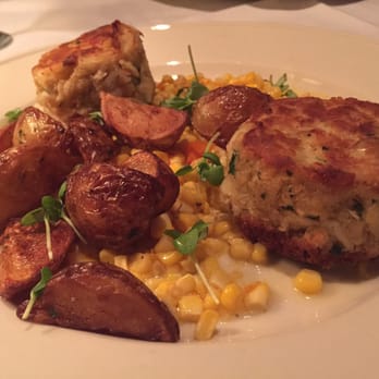 Old Ebbitt Grill - crab cakes - Bars Near Me - Washington, DC, District of Columbia