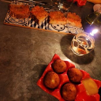 El Born - Spanish Near Me - Brooklyn, New York