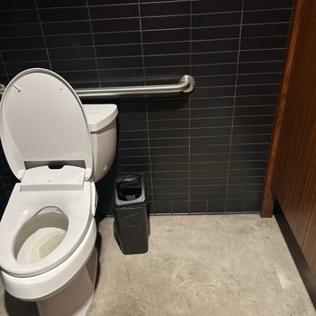 Majordomo - Clean restroom - New American Near Me - Los Angeles, California Majordomo - Clean restroom - New American Near Me - Los Angeles, California