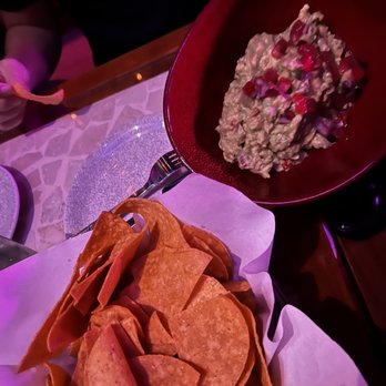 Serena - Chips with Guacamole - Mexican Near Me - Miami Beach, Florida Serena - Chips with Guacamole - Mexican Near Me - Miami Beach, Florida