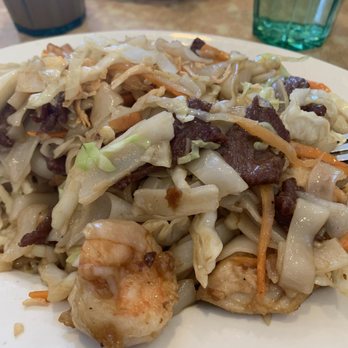 Noodle City - 53. With big flat rice noodle (Combo: Shrimp, Beef, and Chicken) - Vietnamese Near Me - Goleta, California