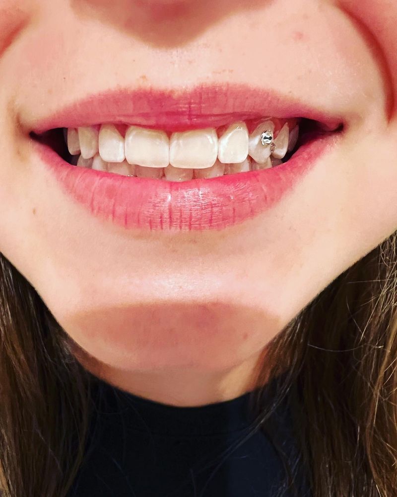 Q's Sunless Tanning Logo