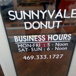 Sunnyvale Donut - Nice employees and good donuts. Cheaper than Krispy Kreme.