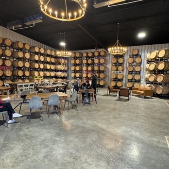 Lost Draw - Wine Tasting Room Near Me - Johnson City, Texas
