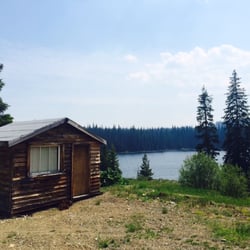 Dominic Lake Resort