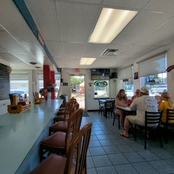 Kelly Q’s & Whipper’s Dairy