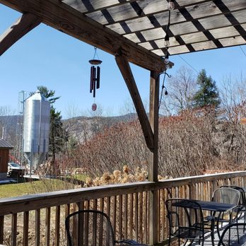 Table and Tonic - Patio - New American Near Me - Conway, New Hampshire