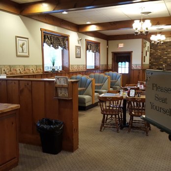 Hometown Kitchen - Dining Area - Breakfast & Brunch Near Me - Somers, Connecticut