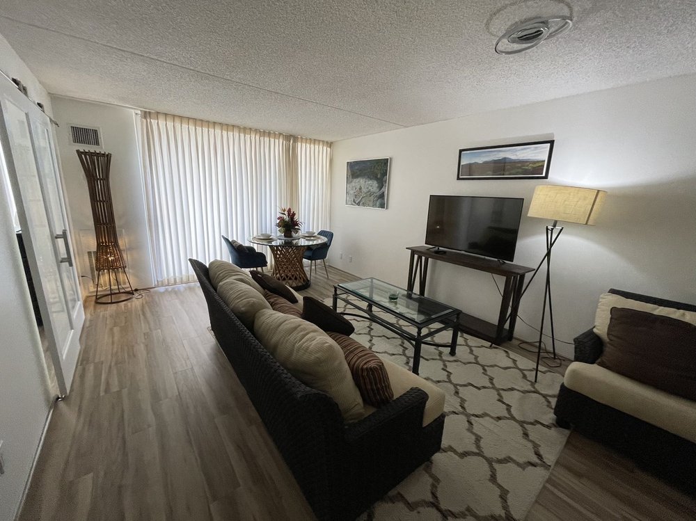 Slide of Renova Hawaii Home