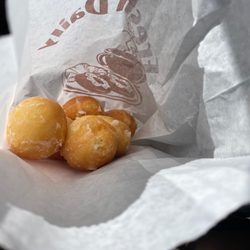 Pink Dozen - Half a dozen donut holes