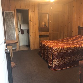 Grand Pine Cabins - Hotels Near Me - Wrightwood, California