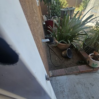 Rialto Glass - Loose screws - Windows Installation Near Me - Rialto, California