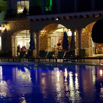 Panama Jack Gran Porto - Nighttime by the pool - Resorts Near Me - Playa del Carmen, ROO Panama Jack Gran Porto - Nighttime by the pool - Resorts Near Me - Playa del Carmen, ROO