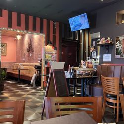 Exotic Thai Cafe - Restaurant environment