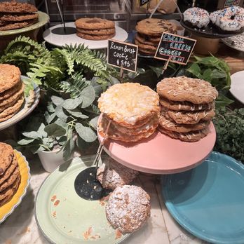 Beatrix - More cookies - The Lemon Burst in the center forefront - OMG! - New American Near Me - Chicago, Illinois Beatrix - More cookies - The Lemon Burst in the center forefront - OMG! - New American Near Me - Chicago, Illinois