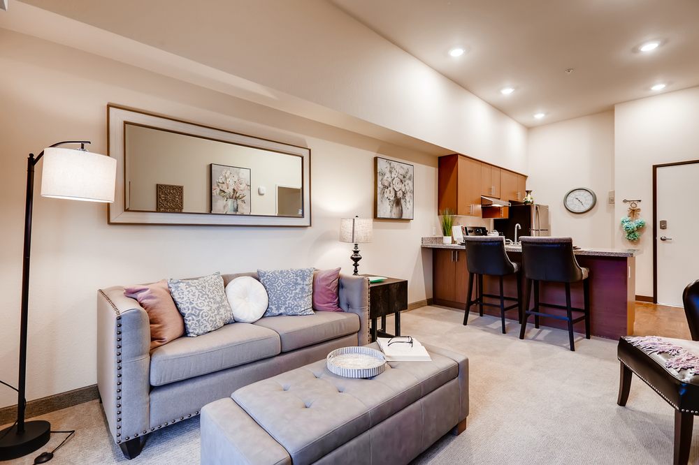 HOLIDAY WESTGATE VILLAGE Updated September 2024 8847 W Glendale Ave